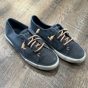 Women’s 8 shoes